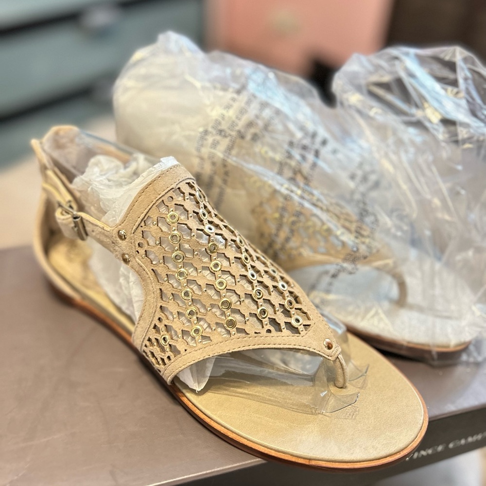 Vince Camuto neutral suede size 8 1/2